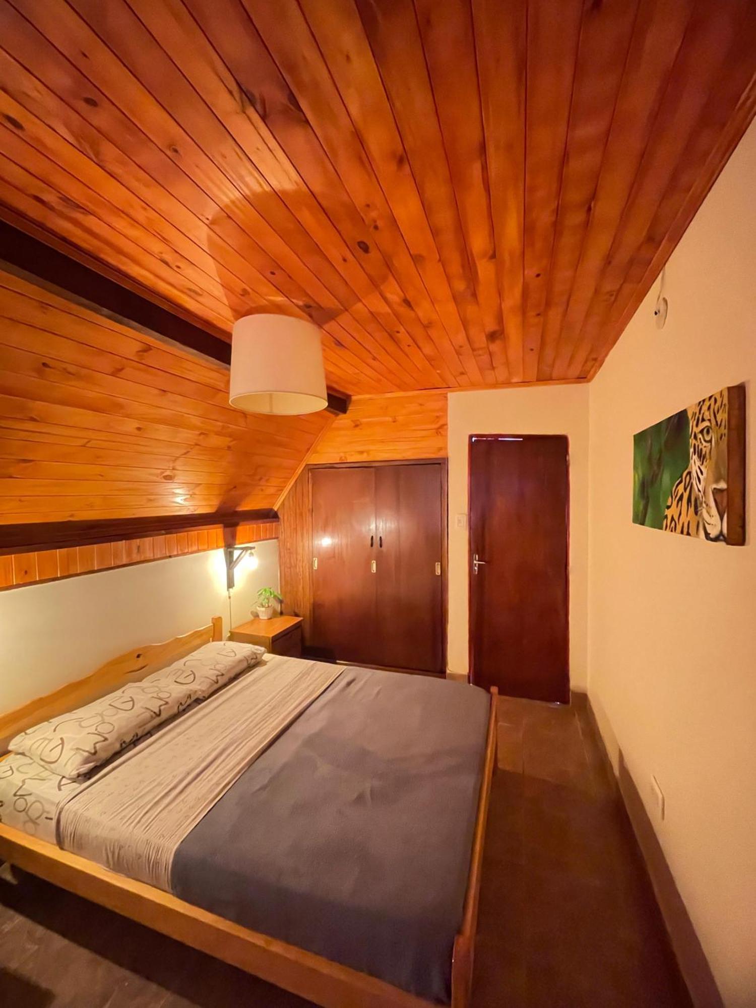 Bungalow Hostel Iguazu ปูแอร์โตอีกวาซู ภายนอก รูปภาพ