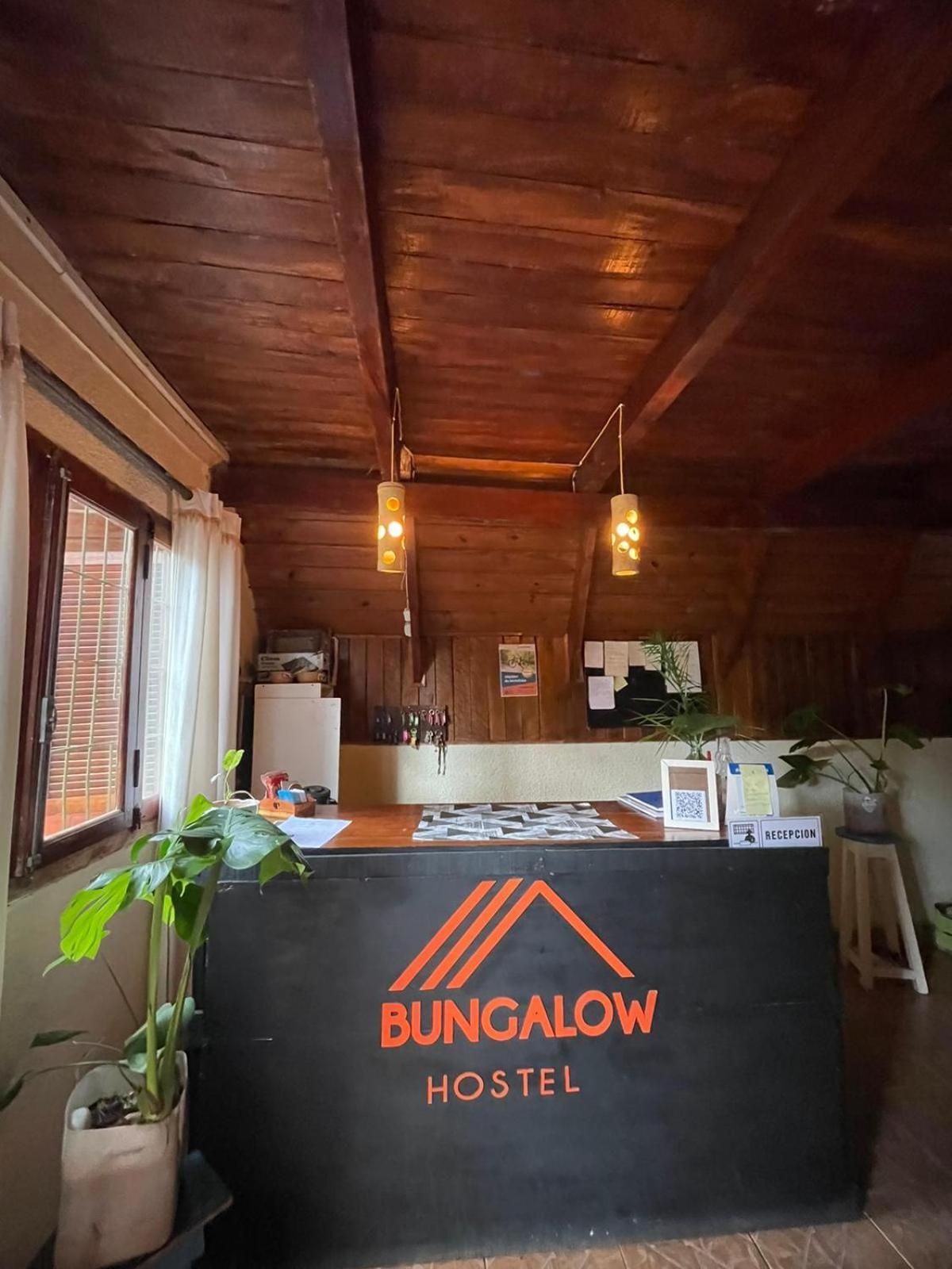 Bungalow Hostel Iguazu ปูแอร์โตอีกวาซู ภายนอก รูปภาพ